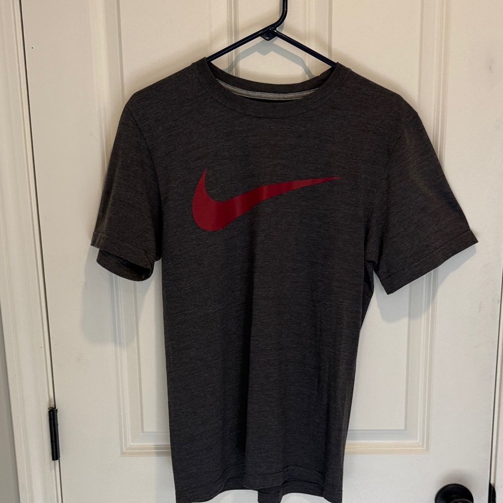 Nike Men's Charcoal Tee with Maroon Swoosh
